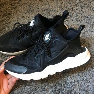 Like new Nike Air hauraches